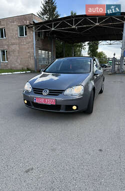 Хэтчбек Volkswagen Golf 2008 в 