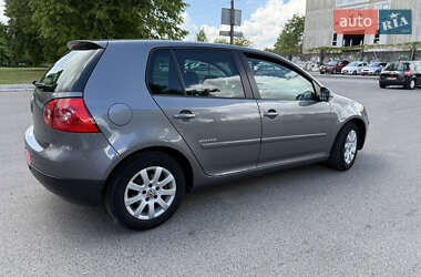 Хэтчбек Volkswagen Golf 2008 в 