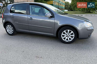 Хэтчбек Volkswagen Golf 2008 в 