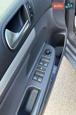 Хэтчбек Volkswagen Golf 2008 в 
