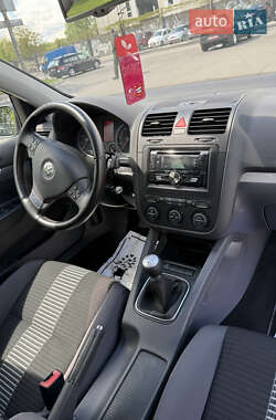 Хэтчбек Volkswagen Golf 2008 в 