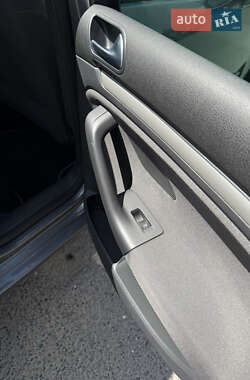 Хэтчбек Volkswagen Golf 2008 в 