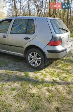 Хэтчбек Volkswagen Golf 2004 в 