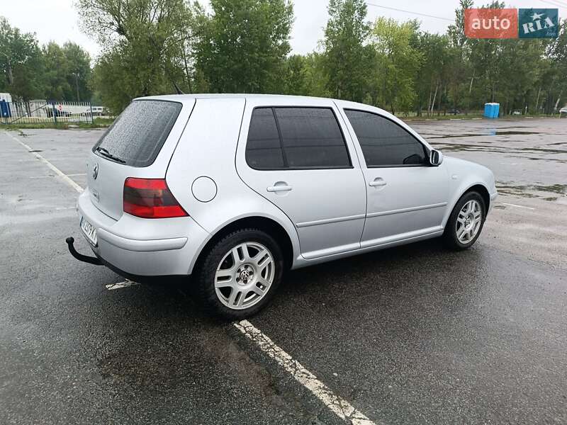 Хетчбек Volkswagen Golf 2003 в Харкові