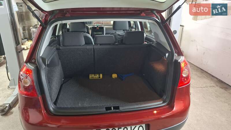 Хэтчбек Volkswagen Golf 2003 в Могилев-Подольске фото 14 Хэтчбек Volkswagen Golf 2003 в Могилев-Подольске
