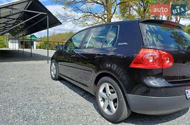 Хетчбек Volkswagen Golf 2006 в 
