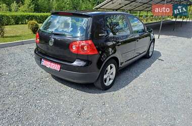Хетчбек Volkswagen Golf 2006 в 