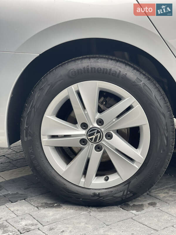 Універсал Volkswagen Golf 2021 в Львові