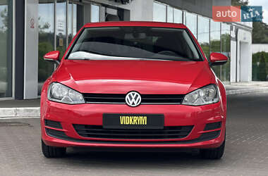 Хетчбек Volkswagen Golf 2016 в 