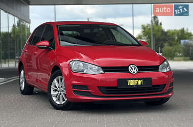 Хетчбек Volkswagen Golf 2016 в 