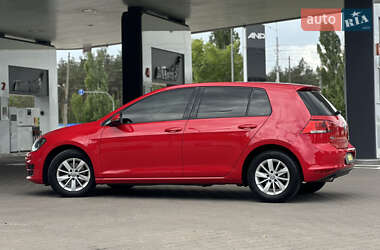 Хетчбек Volkswagen Golf 2016 в 