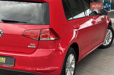 Хетчбек Volkswagen Golf 2016 в 