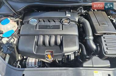Хетчбек Volkswagen Golf 2005 в 