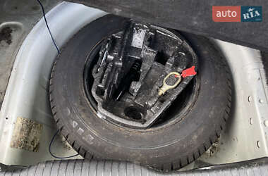 Хэтчбек Volkswagen Golf 2000 в 