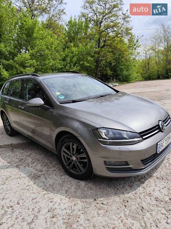 Универсал Volkswagen Golf 2016 в Чернигове