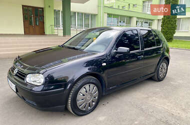 Хэтчбек Volkswagen Golf 2002 в Тульчине