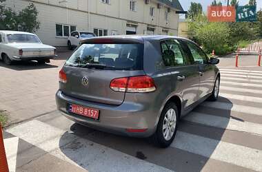 Хетчбек Volkswagen Golf 2009 в 