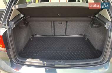 Хетчбек Volkswagen Golf 2009 в 