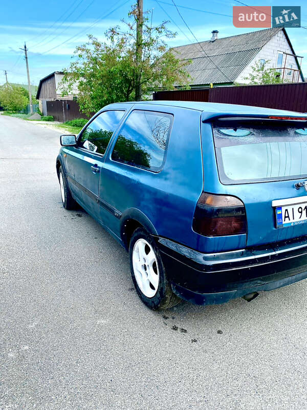 Хэтчбек Volkswagen Golf 1994 в Вышгороде