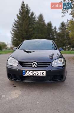 Хетчбек Volkswagen Golf 2004 в Дубні