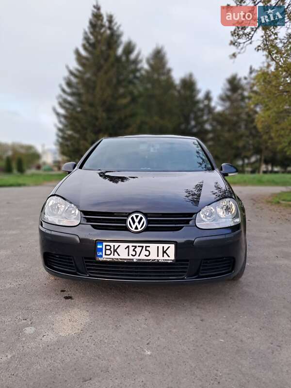 Volkswagen Golf 2004