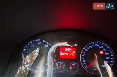 Хетчбек Volkswagen Golf 2004 в 