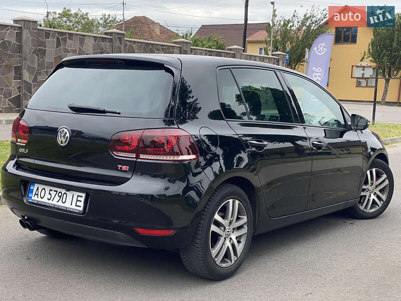 Хетчбек Volkswagen Golf 2009 в Мукачевому