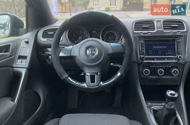 Хэтчбек Volkswagen Golf 2009 в 