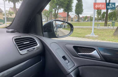 Хэтчбек Volkswagen Golf 2009 в 