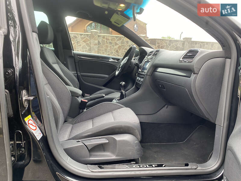 Хетчбек Volkswagen Golf 2009 в Мукачевому