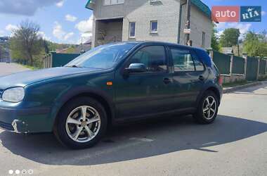 Хэтчбек Volkswagen Golf 1999 в 