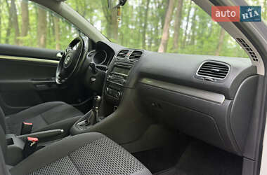 Універсал Volkswagen Golf 2009 в 