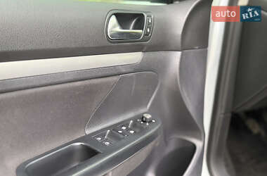 Універсал Volkswagen Golf 2009 в 