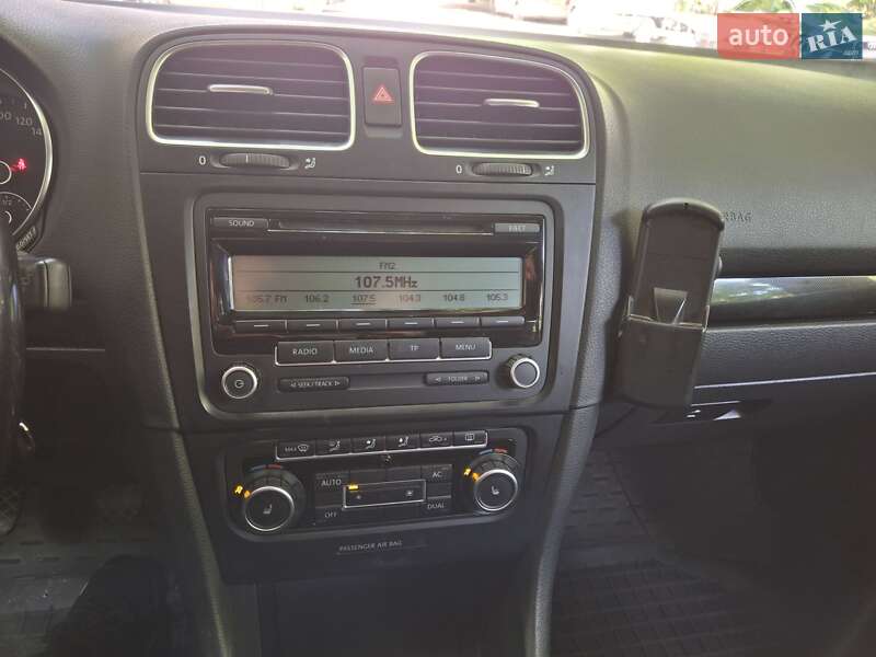 Універсал Volkswagen Golf 2010 в Кам'янець-Подільському