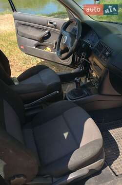 Хетчбек Volkswagen Golf 1998 в 