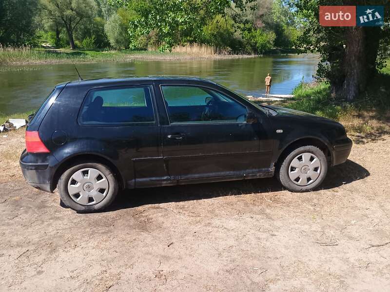 Хетчбек Volkswagen Golf 1998 в Ізюмі