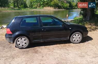 Хетчбек Volkswagen Golf 1998 в 