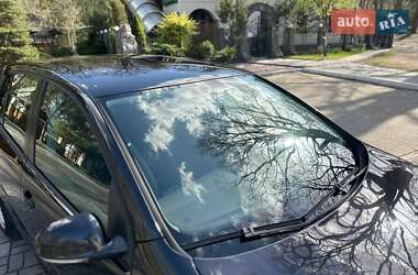 Хетчбек Volkswagen Golf 2004 в 