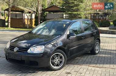 Хетчбек Volkswagen Golf 2004 в 