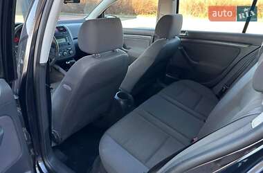 Хетчбек Volkswagen Golf 2004 в 