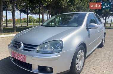 Хетчбек Volkswagen Golf 2005 в Рівному
