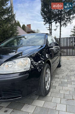 Хетчбек Volkswagen Golf 2004 в 
