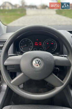 Хетчбек Volkswagen Golf 2004 в 