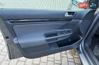 Хэтчбек Volkswagen Golf 2007 в 