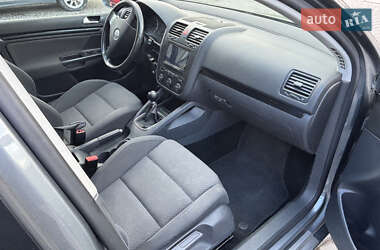 Хэтчбек Volkswagen Golf 2007 в 