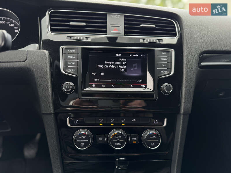 Універсал Volkswagen Golf 2014 в Луцьку