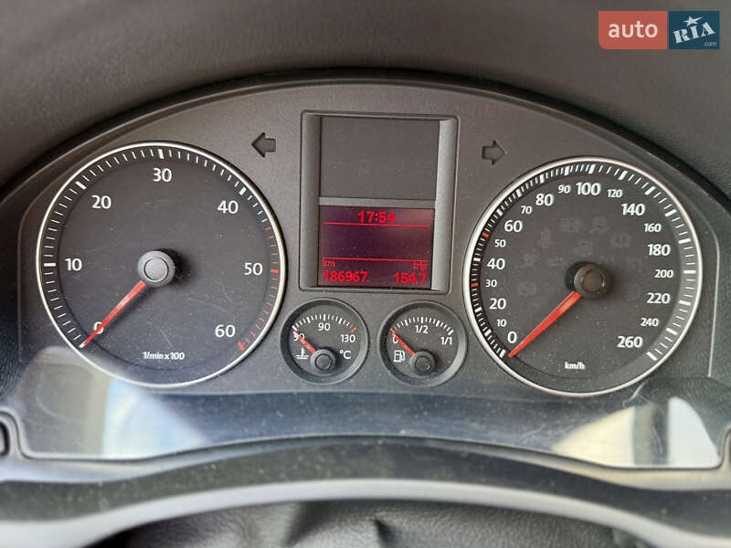 Хетчбек Volkswagen Golf 2006 в Чернівцях