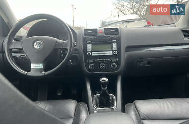 Хэтчбек Volkswagen Golf 2008 в 