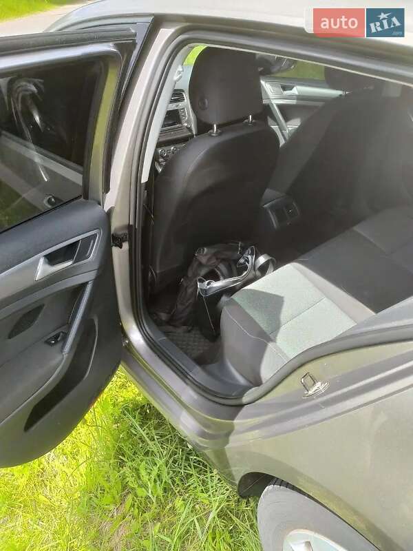 Хэтчбек Volkswagen Golf 2013 в Виннице