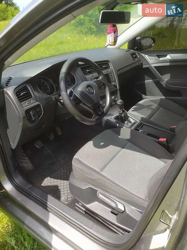 Хэтчбек Volkswagen Golf 2013 в Виннице